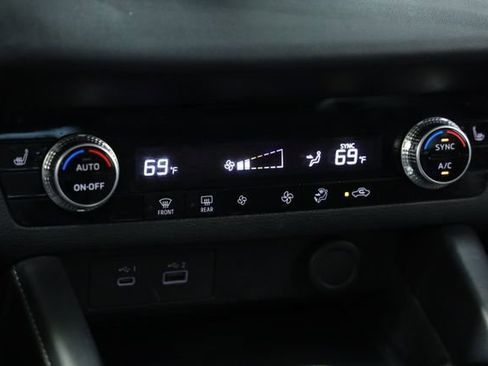 Used 2023 Mitsubishi Outlander SE FWD image 18