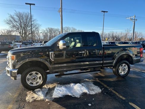 Used 2020 Ford F250 Lariat w/ Chrome Package image 2