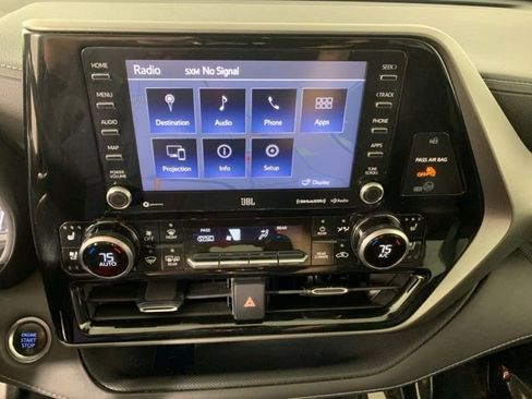 Used 2020 Toyota Highlander Limited AWD/4WD image 26