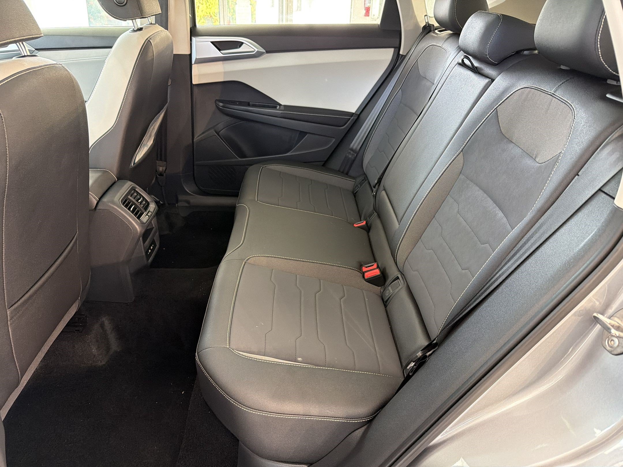 Certified 2026 Volkswagen Taos SE FWD image 23