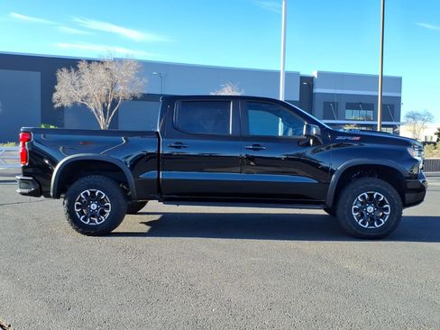 Used 2025 Chevrolet Silverado 1500 ZR2 w/ Technology Package image 6