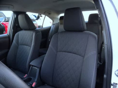 Used 2025 Toyota Corolla LE image 19