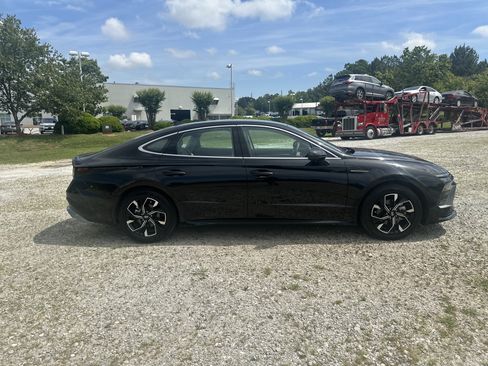 Used 2025 Hyundai Sonata SEL FWD image 4