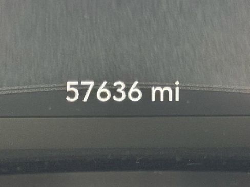 Certified 2022 Chrysler Voyager LX image 37