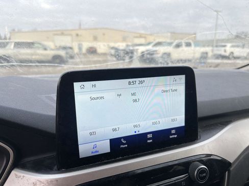 Used 2020 Ford Escape SE image 9