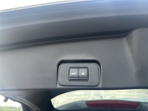 Used 2021 Nissan Rogue SL FWD image 23
