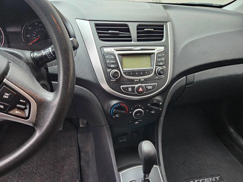 Used 2012 Hyundai Accent GS image 10