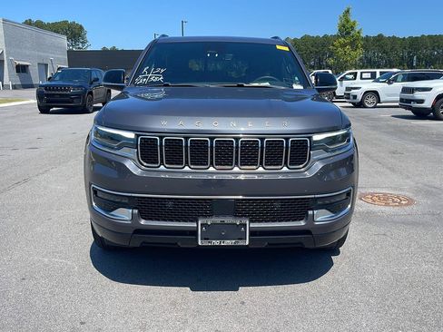 Used 2024 Jeep Wagoneer 4WD w/ Premium Group I image 2