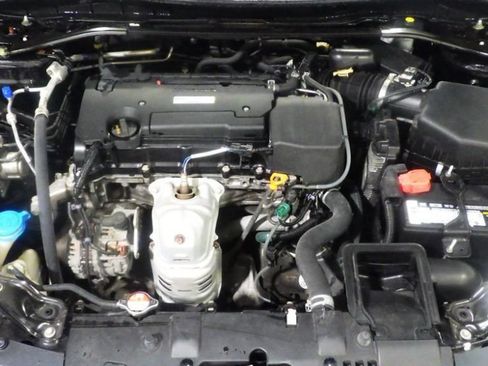 Used 2017 Honda Accord EX image 8