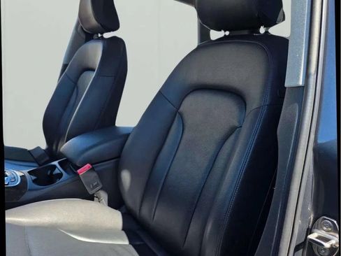 Used 2017 Audi Q5 2.0T Premium Plus w/ Technology Package image 30