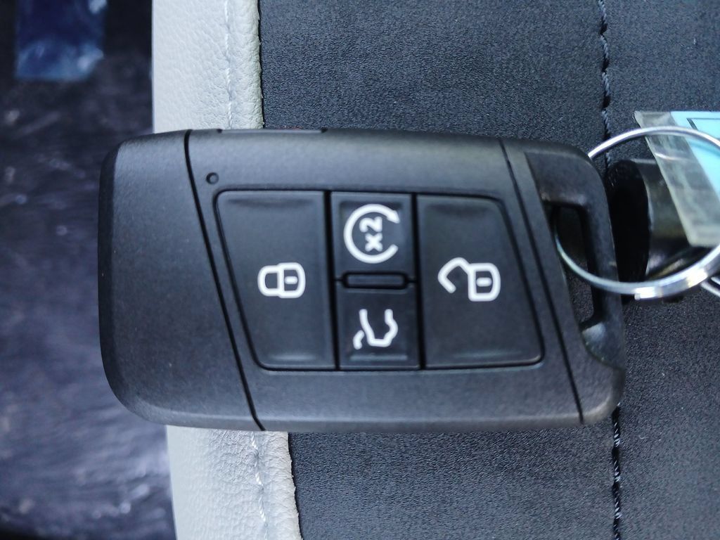 New 2026 Volkswagen Taos SE AWD/4WD image 28