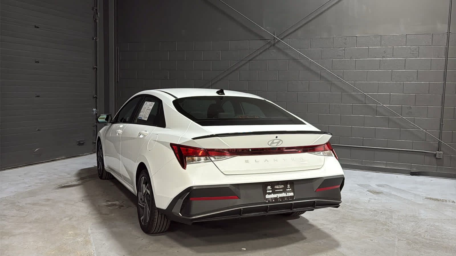 Used 2025 Hyundai Elantra Sport FWD image 6
