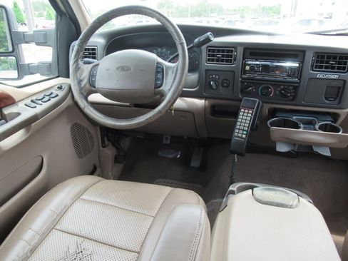 Used 2001 Ford F250 XL AWD/4WD image 16