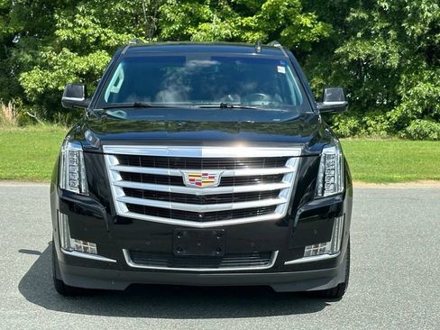 Used 2018 Cadillac Escalade Luxury AWD/4WD image 23