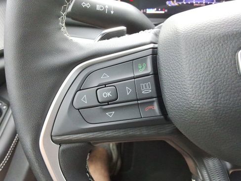 Used 2025 Jeep Grand Cherokee Altitude AWD/4WD image 28