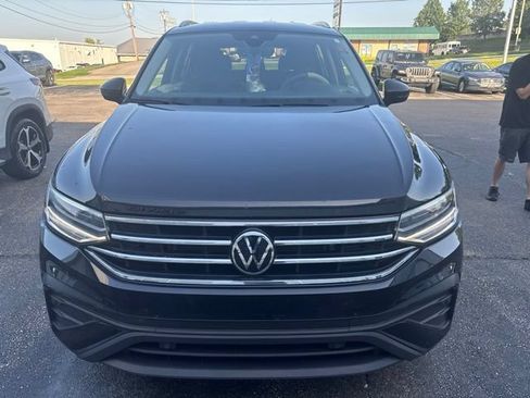 Certified 2023 Volkswagen Tiguan SE FWD image 34