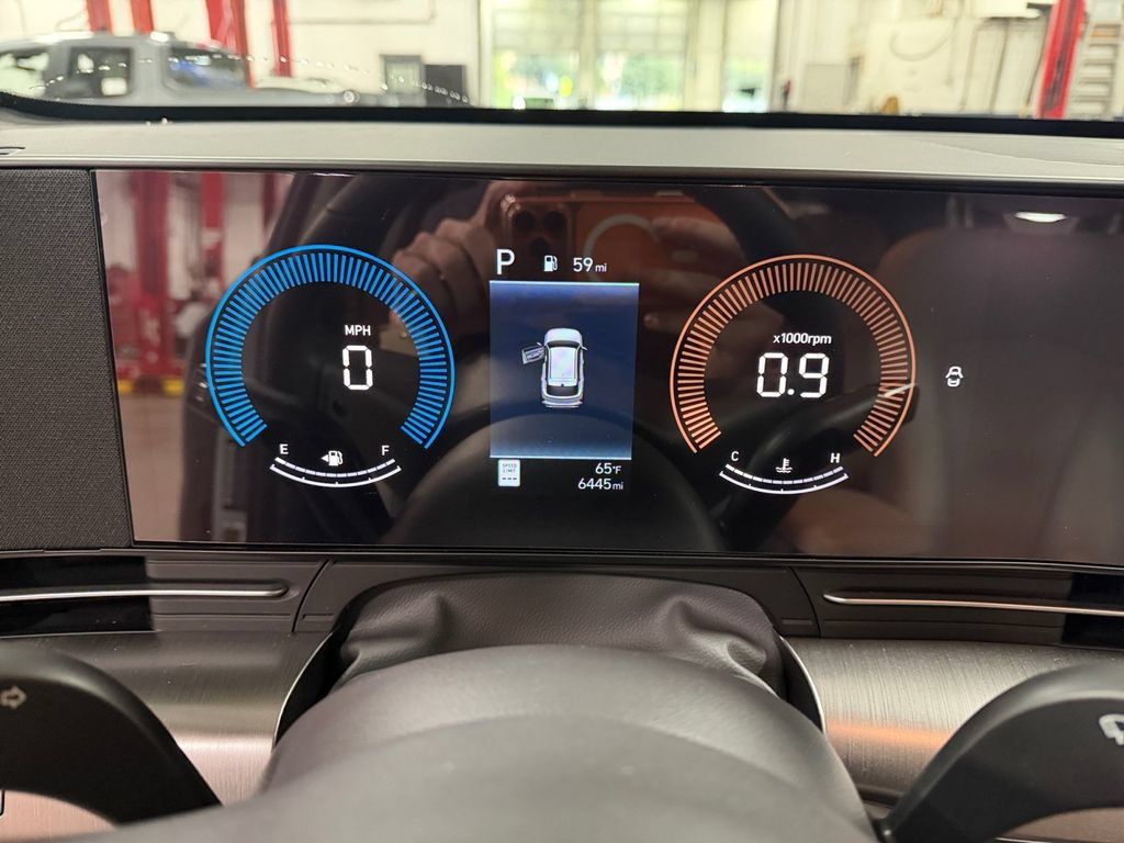 Used 2025 Hyundai Kona SEL AWD/4WD image 36