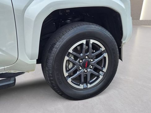 Used 2024 Toyota Tacoma TRD Sport AWD/4WD image 4