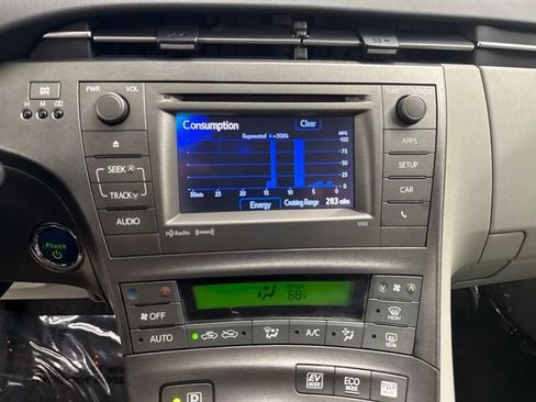 Used 2014 Toyota Prius Three FWD image 32