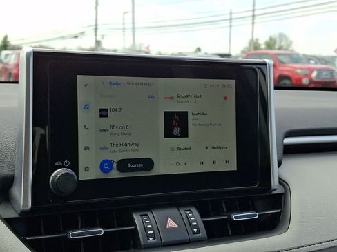 Used 2023 Toyota RAV4 XLE Premium image 21