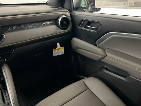 New 2026 Chevrolet Colorado ZR2 w/ Technology Package AWD/4WD image 11