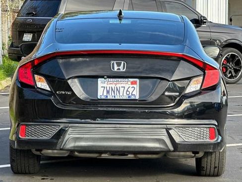 Used 2017 Honda Civic Touring image 8