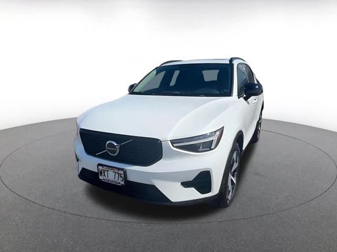 Used 2024 Volvo XC40 B5 Core AWD/4WD image 7