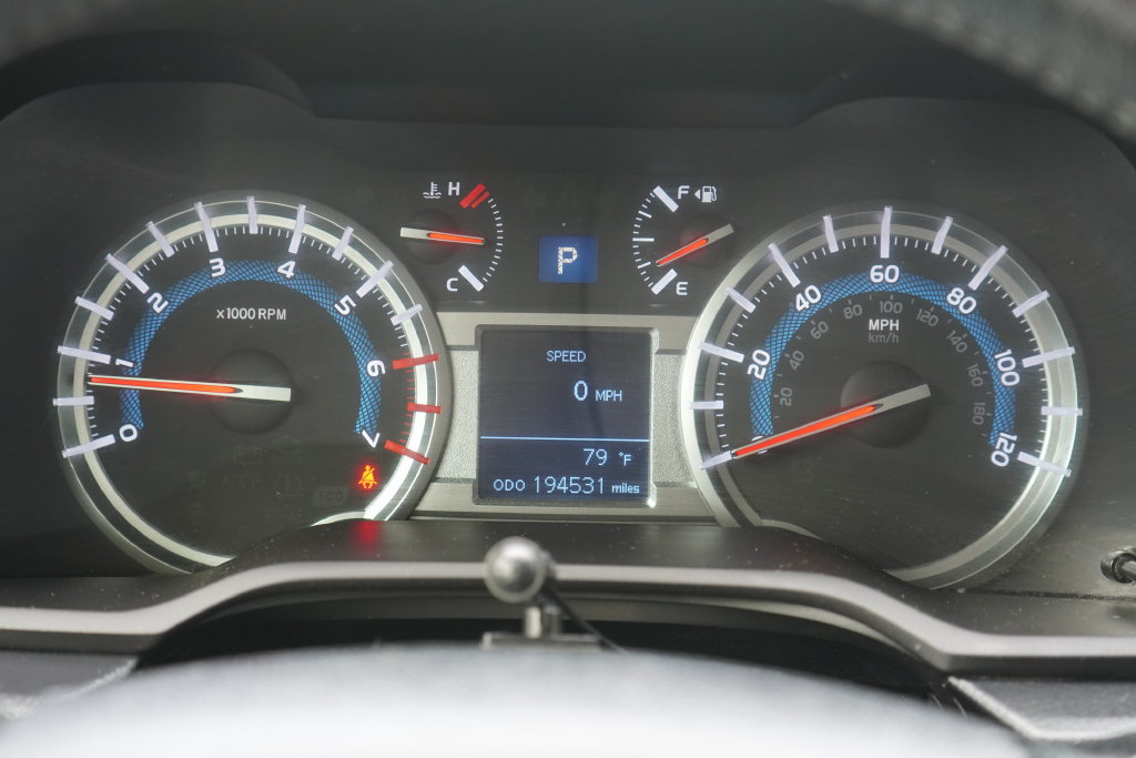 Used 2018 Toyota 4Runner SR5 AWD/4WD image 19