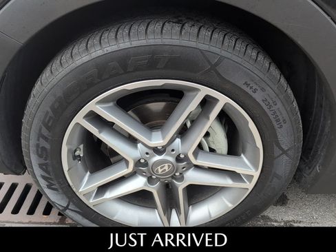 Used 2017 Hyundai Santa Fe FWD w/ Cargo Package image 13