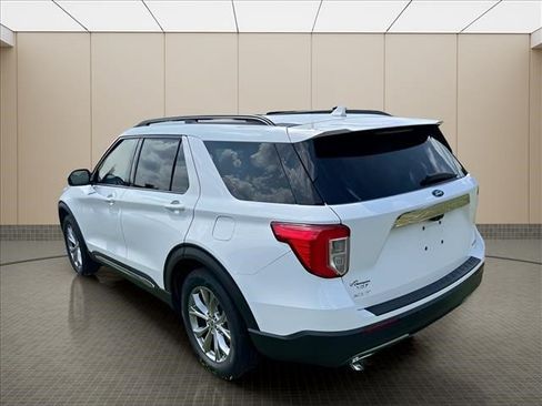 Used 2020 Ford Explorer XLT w/ Equipment Group 202A AWD/4WD image 21