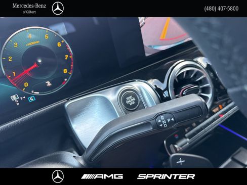 Used 2022 Mercedes-Benz GLB 250 4MATIC image 29