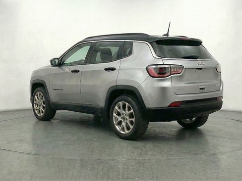 Used 2025 Jeep Compass Limited AWD/4WD image 9