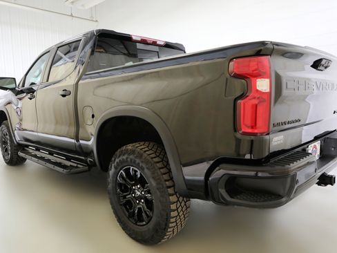 Used 2024 Chevrolet Silverado 1500 ZR2 w/ Technology Package image 21