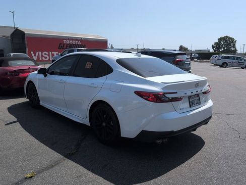 Certified 2025 Toyota Camry SE FWD image 5
