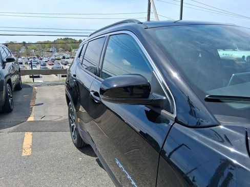 Certified 2024 Jeep Compass Limited AWD/4WD image 7