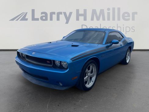 Used 2010 Dodge Challenger R/T RWD image 1