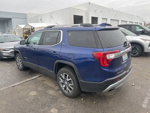 Used 2023 GMC Acadia SLT image 3
