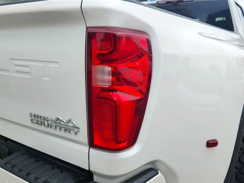 Used 2021 Chevrolet Silverado 3500 High Country AWD/4WD image 4