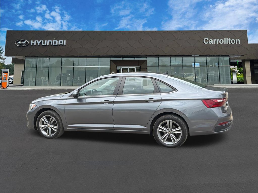 Used 2024 Volkswagen Jetta SE FWD image 8