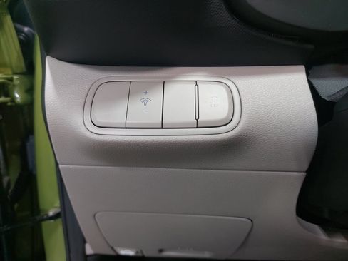 Certified 2024 Hyundai Venue SEL FWD image 25