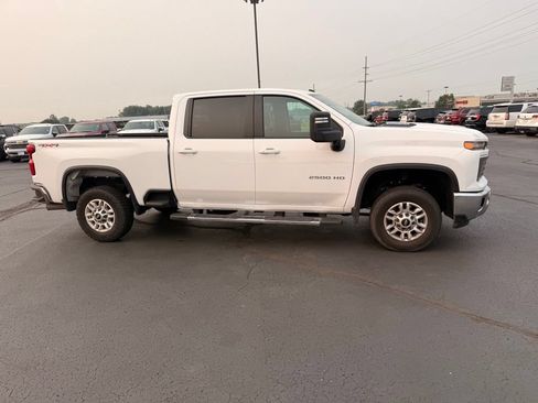 Used 2025 Chevrolet Silverado 2500 LT w/ Convenience Package AWD/4WD image 6