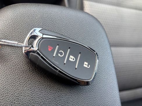 Used 2025 Chevrolet Trax LT w/ LT Convenience Package image 25