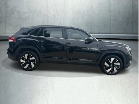 Used 2024 Volkswagen Atlas Cross Sport SE AWD/4WD image 6