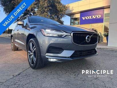 Used 2018 Volvo XC60 T5 Momentum w/ Convenience Package