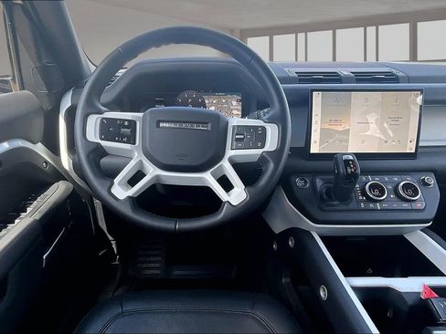 Certified 2025 Land Rover Defender 130 X-Dynamic SE AWD/4WD image 5