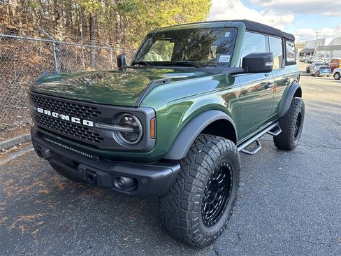 Used 2023 Ford Bronco Badlands image 3