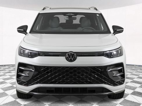 Used 2025 Volkswagen Tiguan SE R-Line AWD/4WD image 12