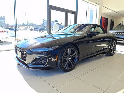 New 2024 Jaguar F-TYPE R image 3