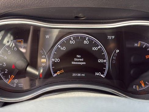 Certified 2022 Jeep Grand Cherokee Limited AWD/4WD image 18