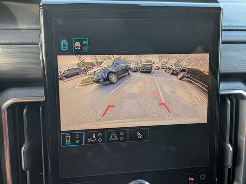 Certified 2025 GMC Acadia Elevation image 29